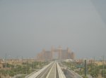 Blick aufs Gleis der Jumeirah Monorail in Dubai.